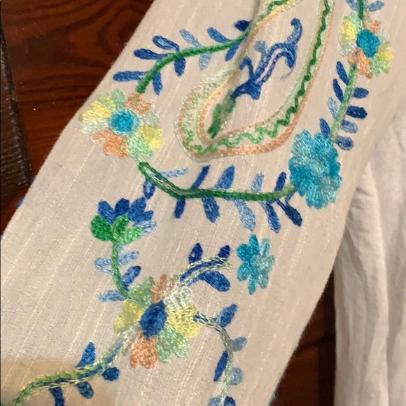 Valerie Stevens Embroider Floral Shirt - Picture 3 of 8